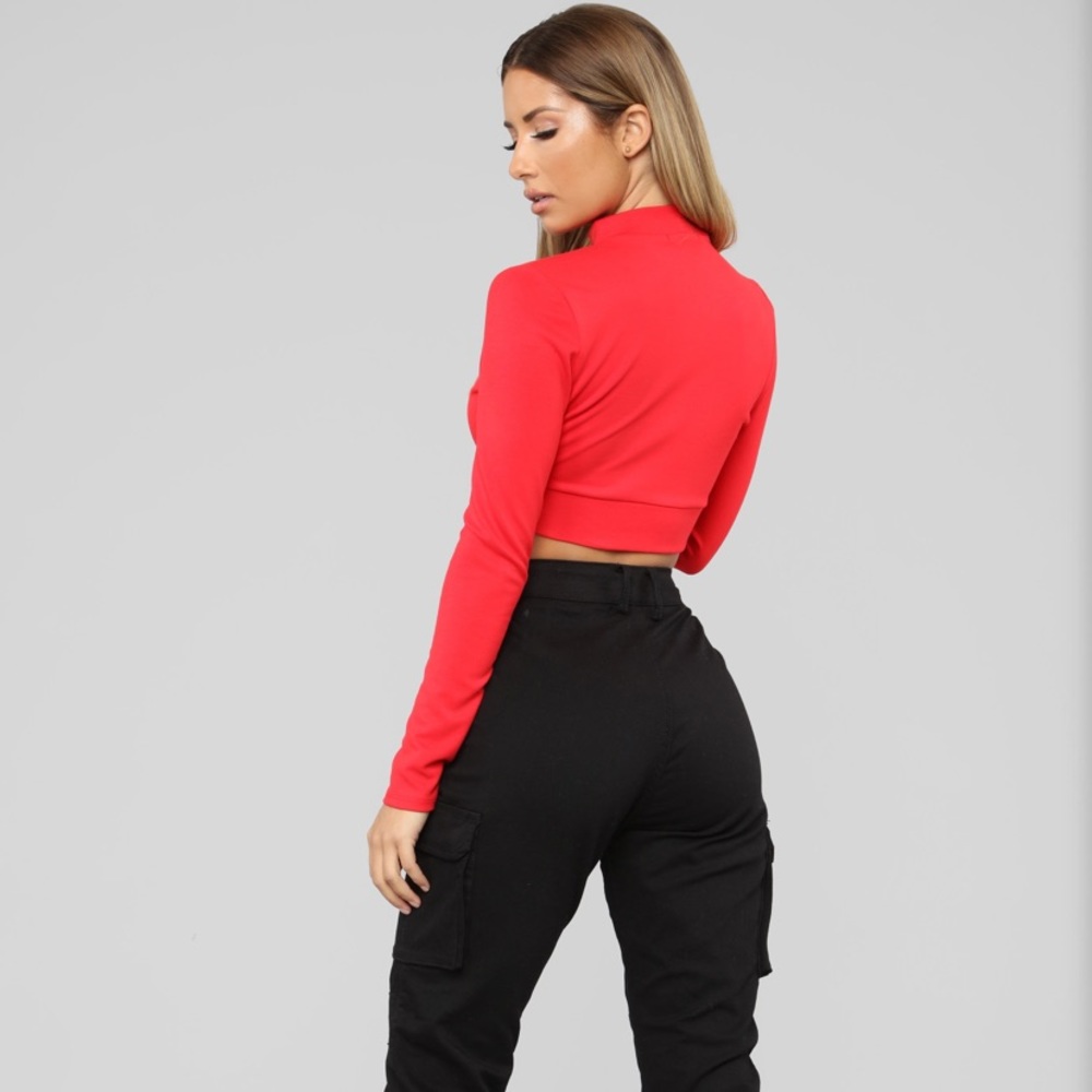 FashionNova// mock neck crop top size small - Picture 5 of 5